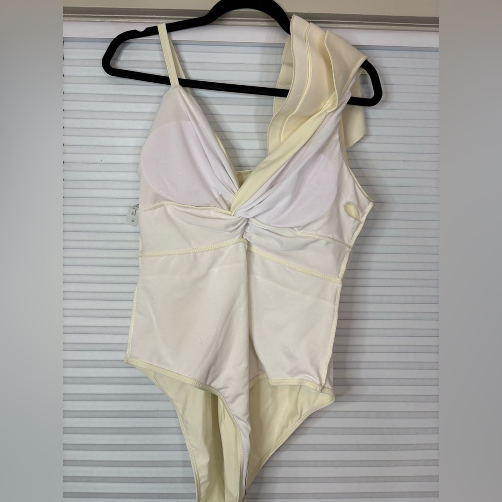 One Shoulder Ruffle One Piece Swimsuit - Picture 10 of 14